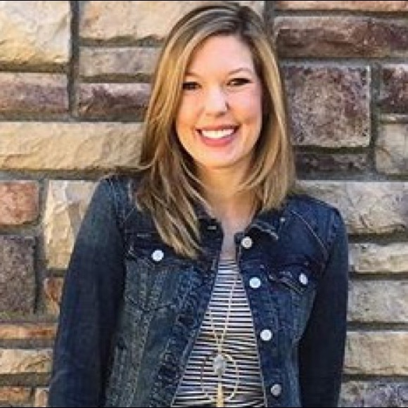 Meet your Posher, Abigail - Picture 1 of 1